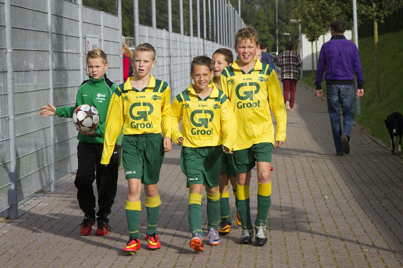 Hup samen naar buiten nu. Niet opgeven.  lekker voetballen!