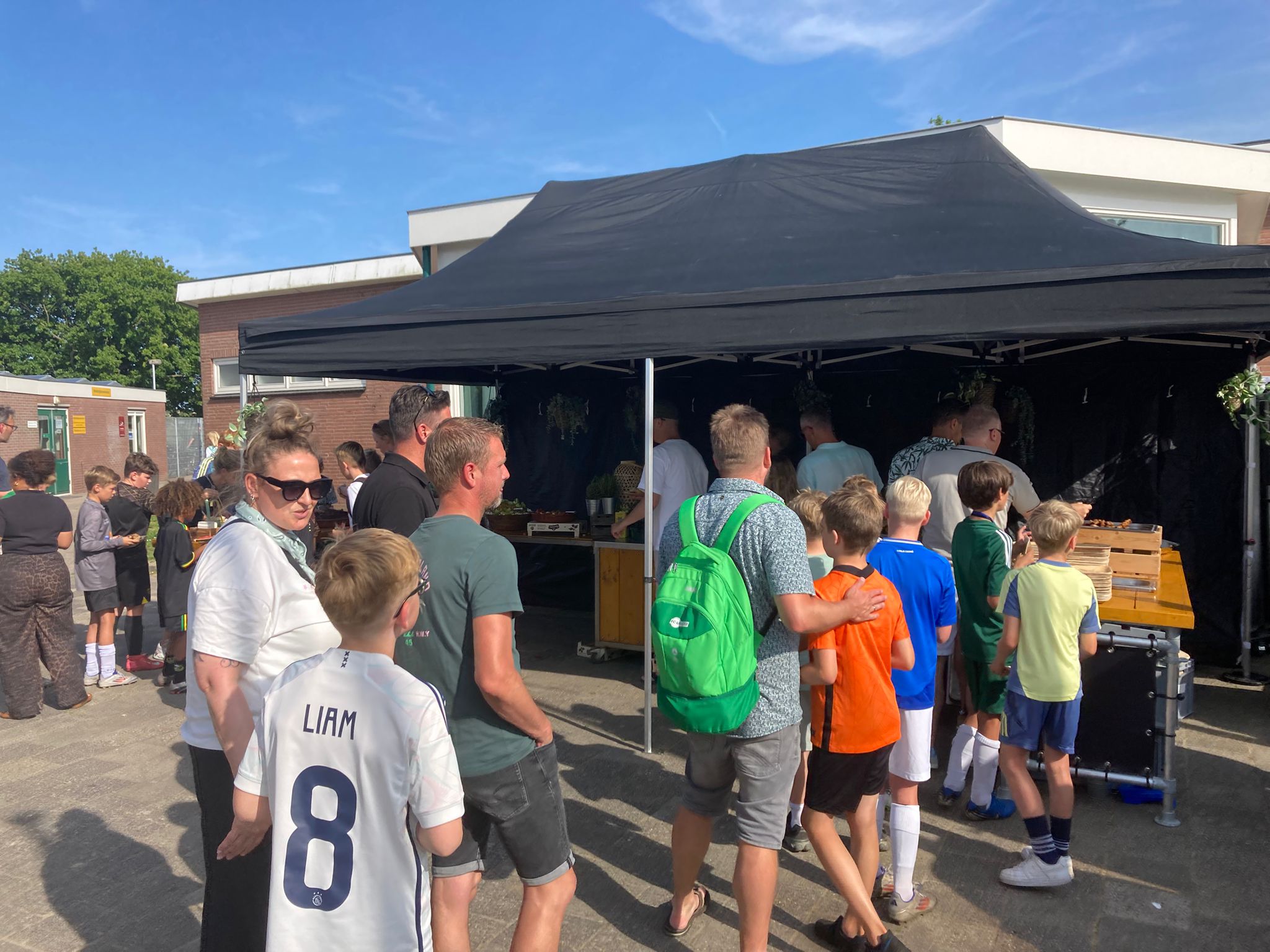 FC Uitgeest jeugd sluit seizoen culinair af
