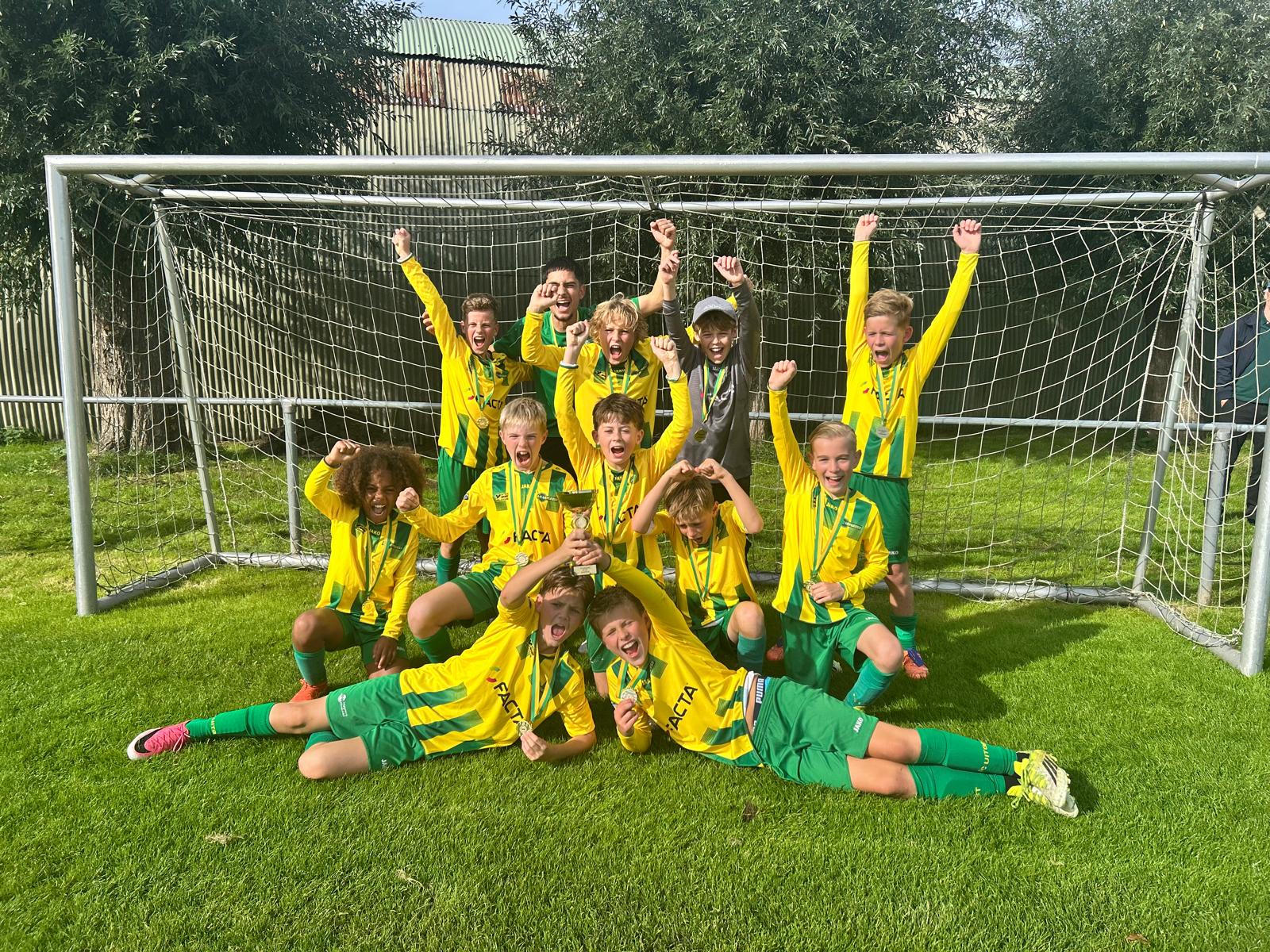 FC Uitgeest O12-1 opnieuw kampioen!