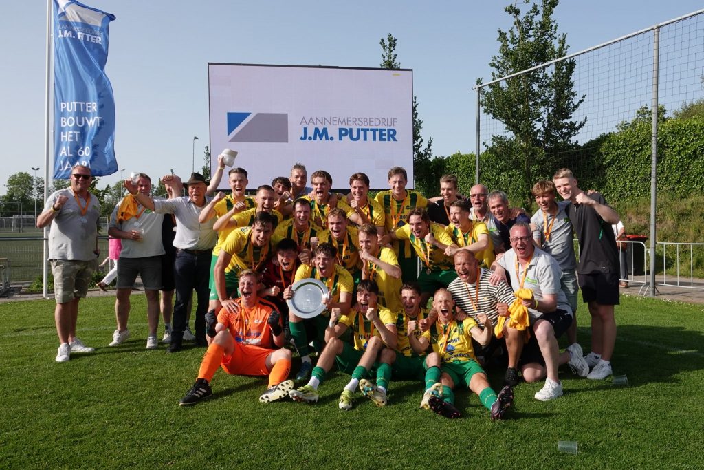 Broers Koster van FC Uitgeest verlaten kersverse vierde divisionist en vliegen uit naar Verenigde Staten