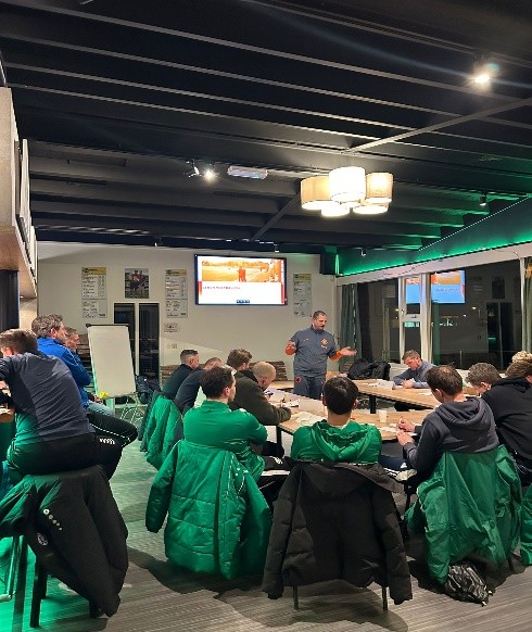 Geslaagd leermoment jeugdtrainers en jeugdcoaches